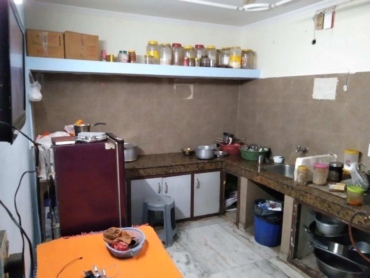 Kitchen and convenient food facilities